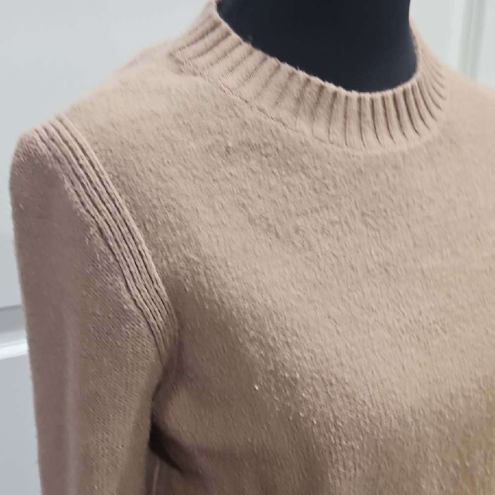 Banana Republic Women's Tan Crew Neck Sweater - Picture 4 of 7